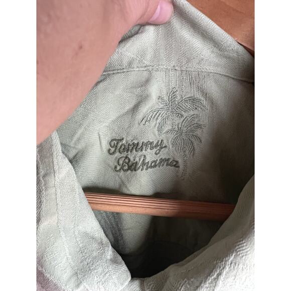 TOMMY BAHAMA 100% Silk Hawaiian Green Embossed Camp Shirt Men’s Size XXL - Picture 3 of 6